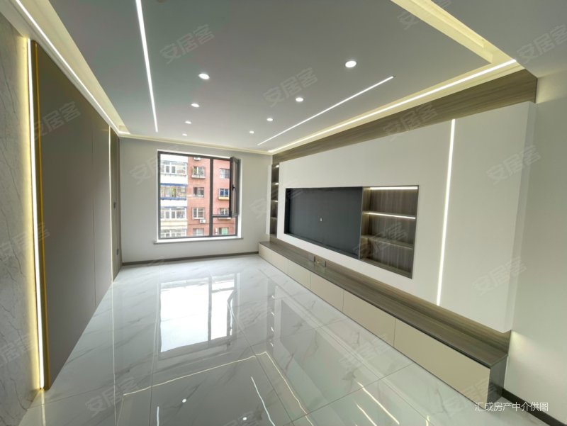 体育场3楼,2室2厅,大南明厅,采光好落地窗,香柏路4-1号小区二手房,56.