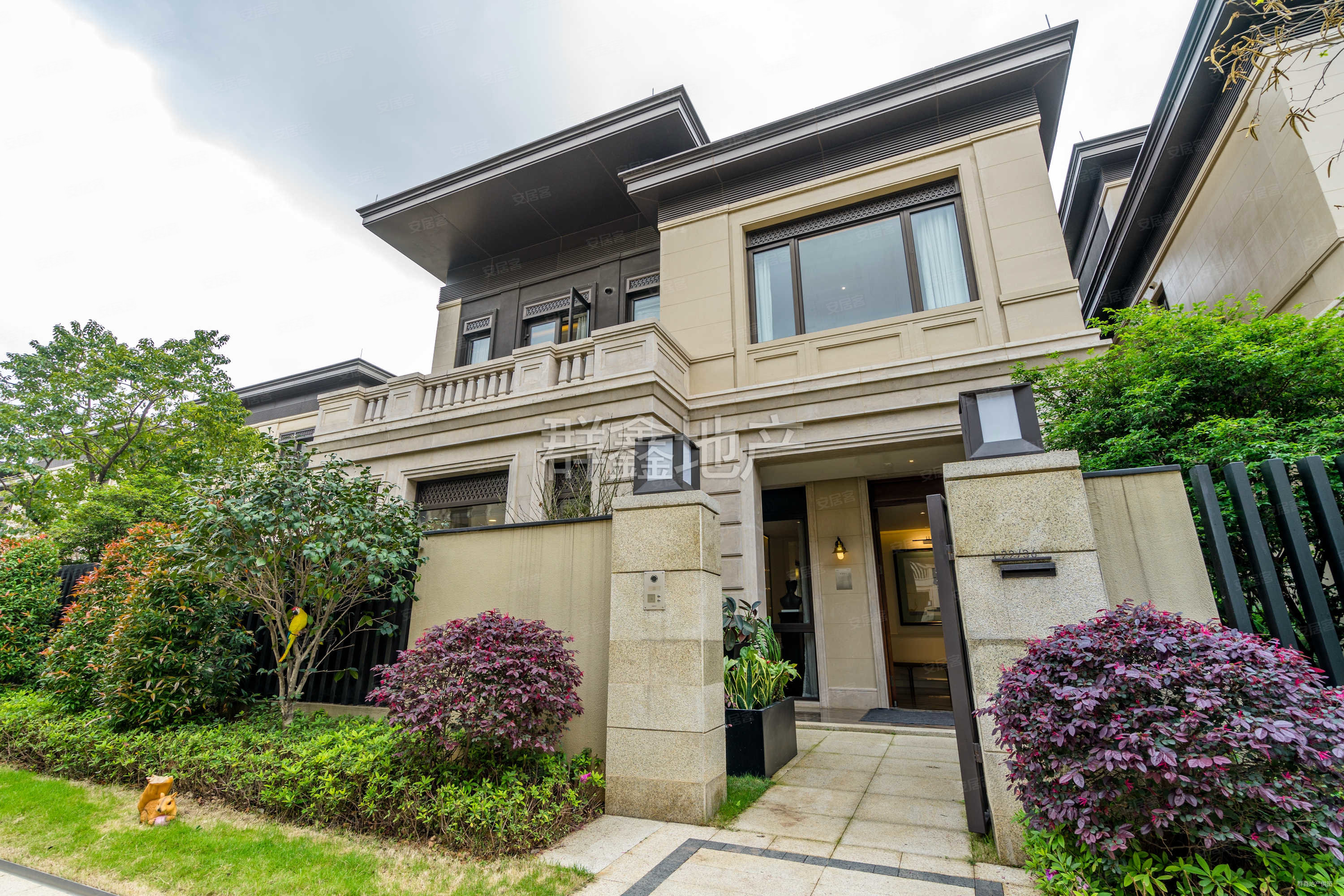 珍藏(带天台私家泳池 前望湖 后望花园)明月清泉独栋别墅