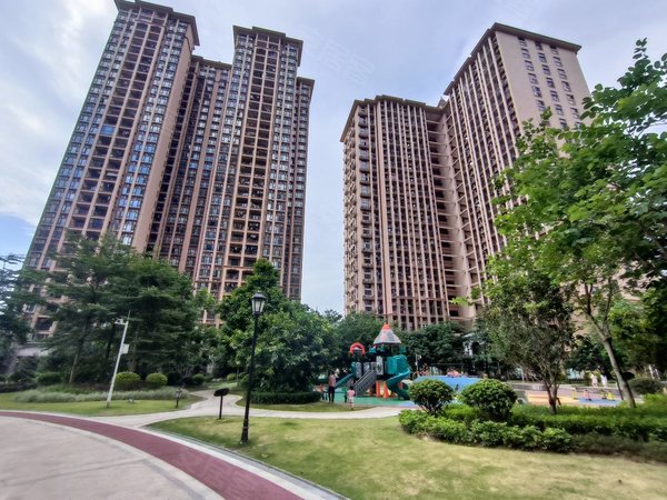 东莞莞城罗沙丰华珑远翠珑湾出租,精装修,翠珑湾99平方南向3房出租