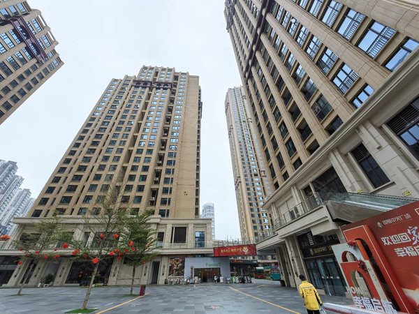 珠海香洲拱北口岸国维中央广场出租!豪华装修拎包入住!拱北电梯2房!