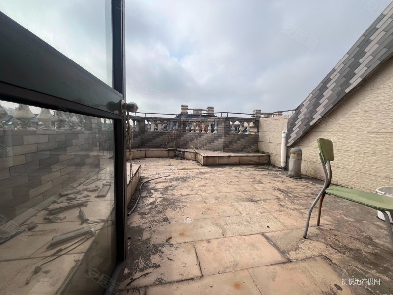 顶复新理想花园4房3卫满五少税费