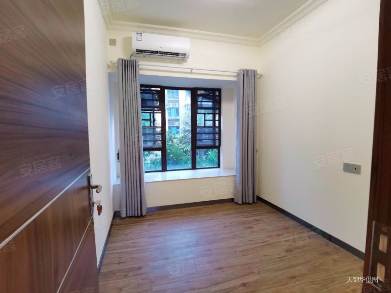 高端小区泊岸 精装四房 装修好没住过 纯板楼 小高层洋房