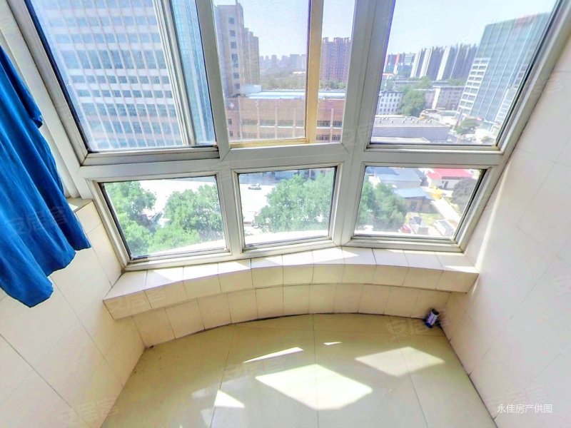 54所附近 东风 18中 电梯小高层 带车位地下室,东方绿水康城二手房