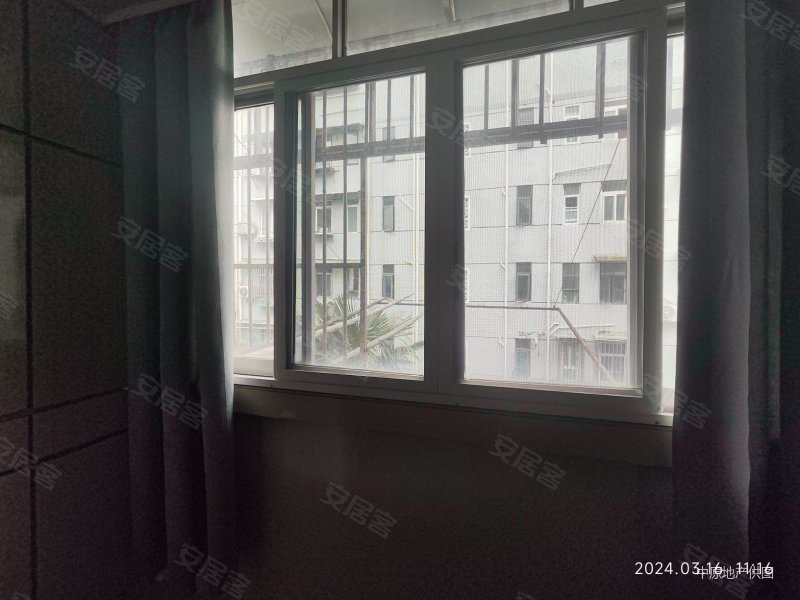 生活配套齐全,洛川东路300-480号小区二手房,238万,1室0厅,1卫,28.