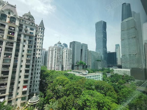 【多图】润德大厦,珠江新城西租房,急租大两房 办公 东向望西塔花城