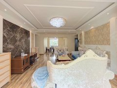 曲靖麒麟南市区阳光花园 正对小区主景观 精装大4房 随时看房 拎包入住出租房源真实图片