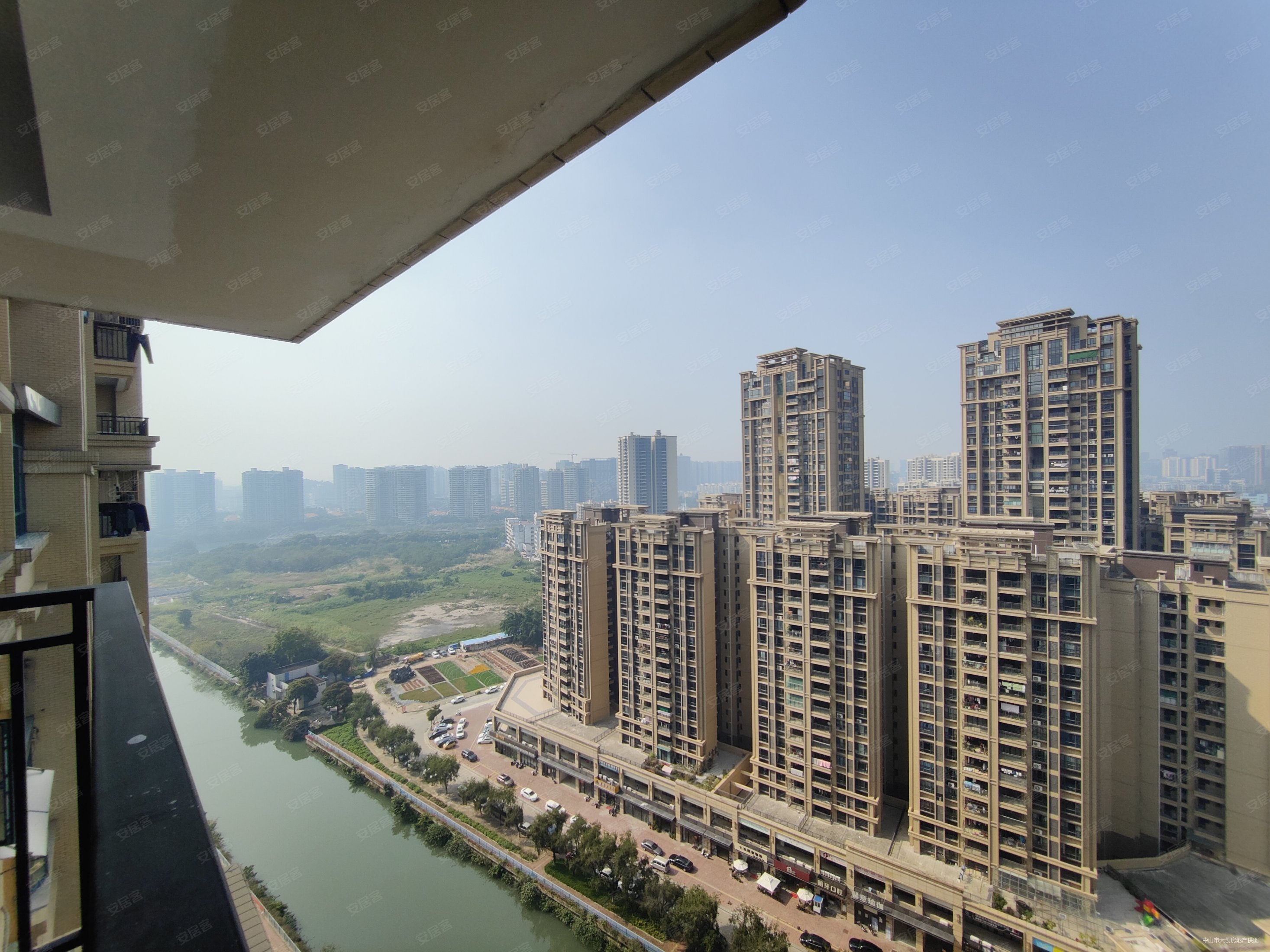 中澳滨河湾简装三房送空中花园户型证满2年