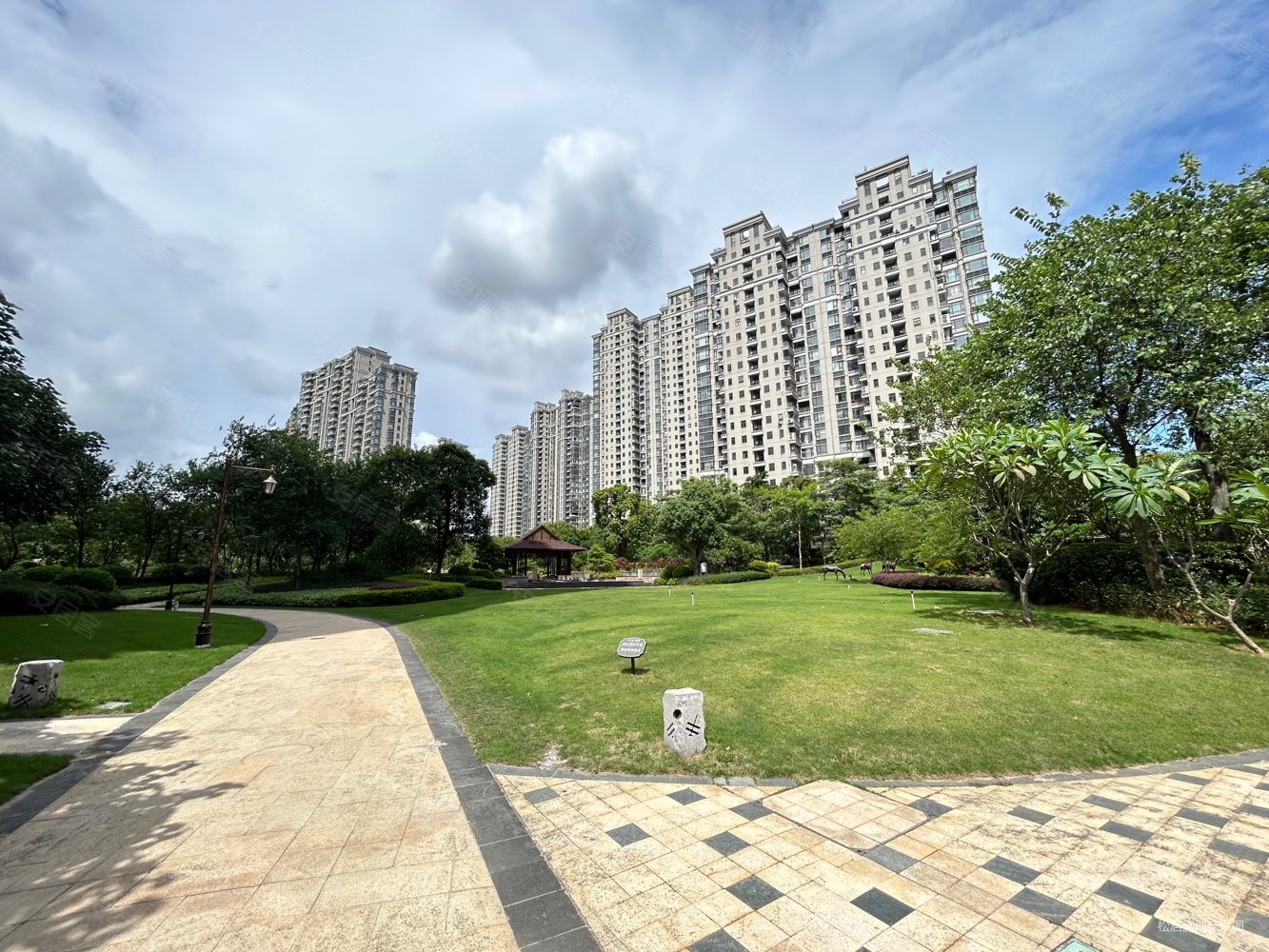 松山湖锦绣山河四期观园高层正南向性价比高的一套房