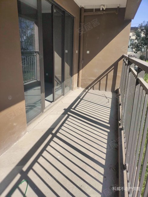 文锦旁锦尚府洋房143平方265万带车位一只满两年