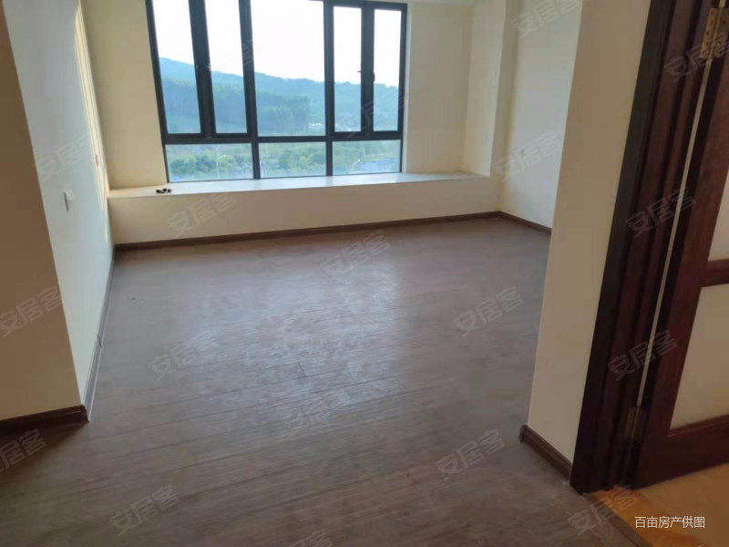 柳东景小铁一 合景映月台 蔚莱别苑 龙象城 新小区 交通便利