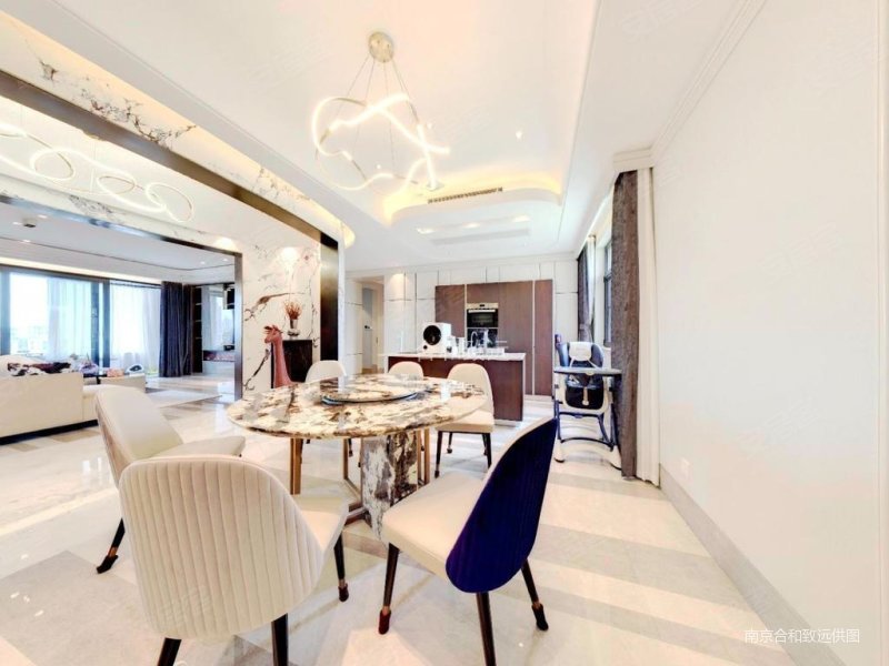 楼龄新 商品房 有电梯 装修好 楼层好 交通便捷 居家自住,保利天悦