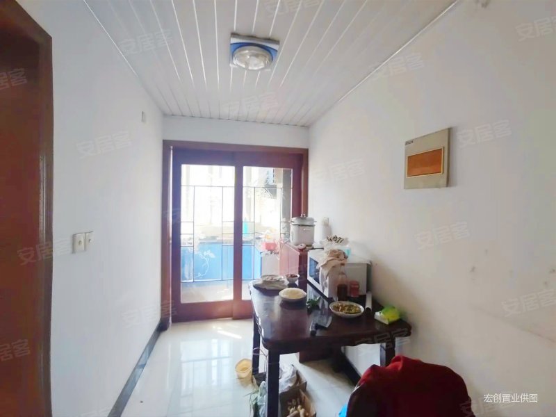 龙池花园 低密宜居 有电梯 小三居 南北通透 高楼层采光充足