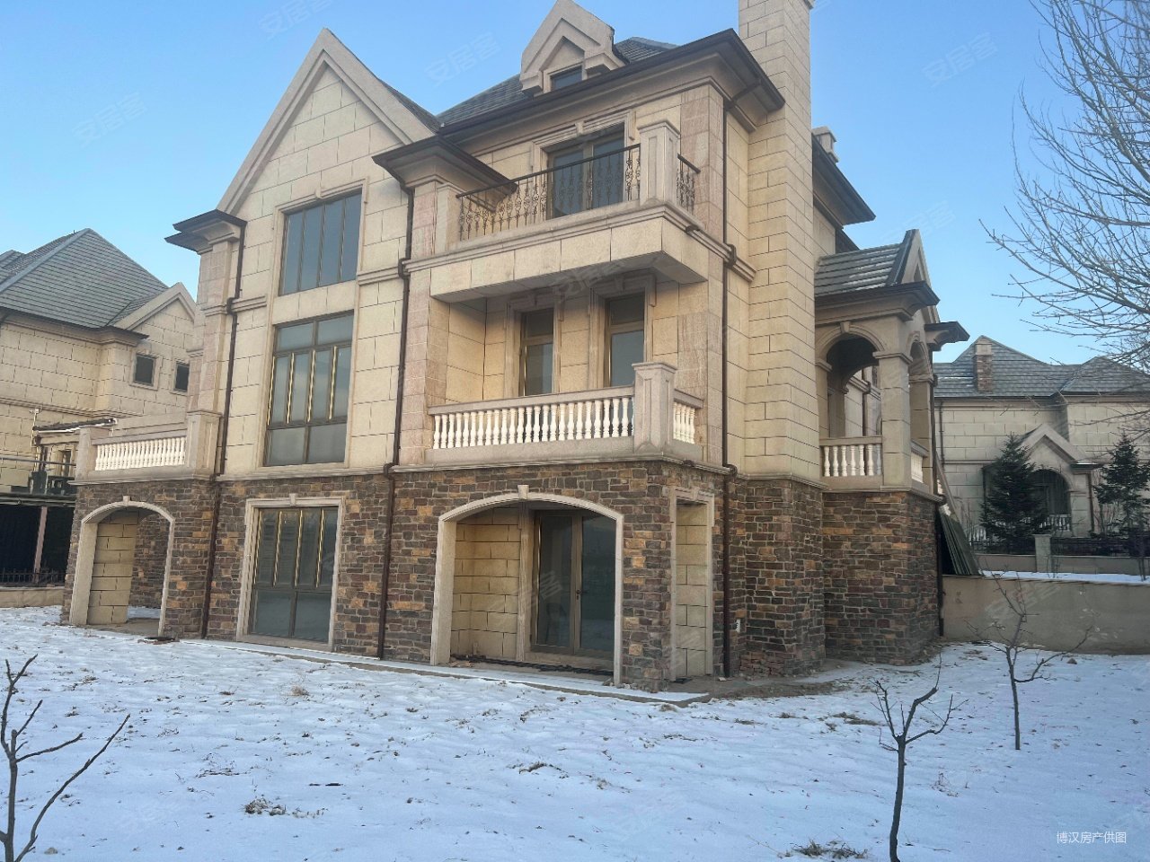 拉斐水岸(别墅)6室3厅6卫600㎡南北850万