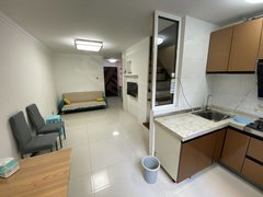 长青藤小区精装修两居室，家具家电齐全，随时看房。
