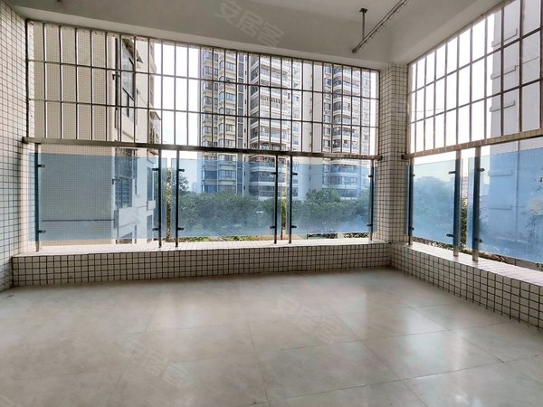 深圳宝安松岗鸿盛花园松岗 华润万家楼上 鸿盛花园大三房两卫出租