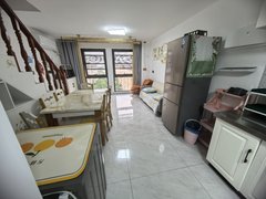 建湖双湖路双湖公园出租宝龙附近天铂公寓精装2室。全天采光可押一付一出租房源真实图片