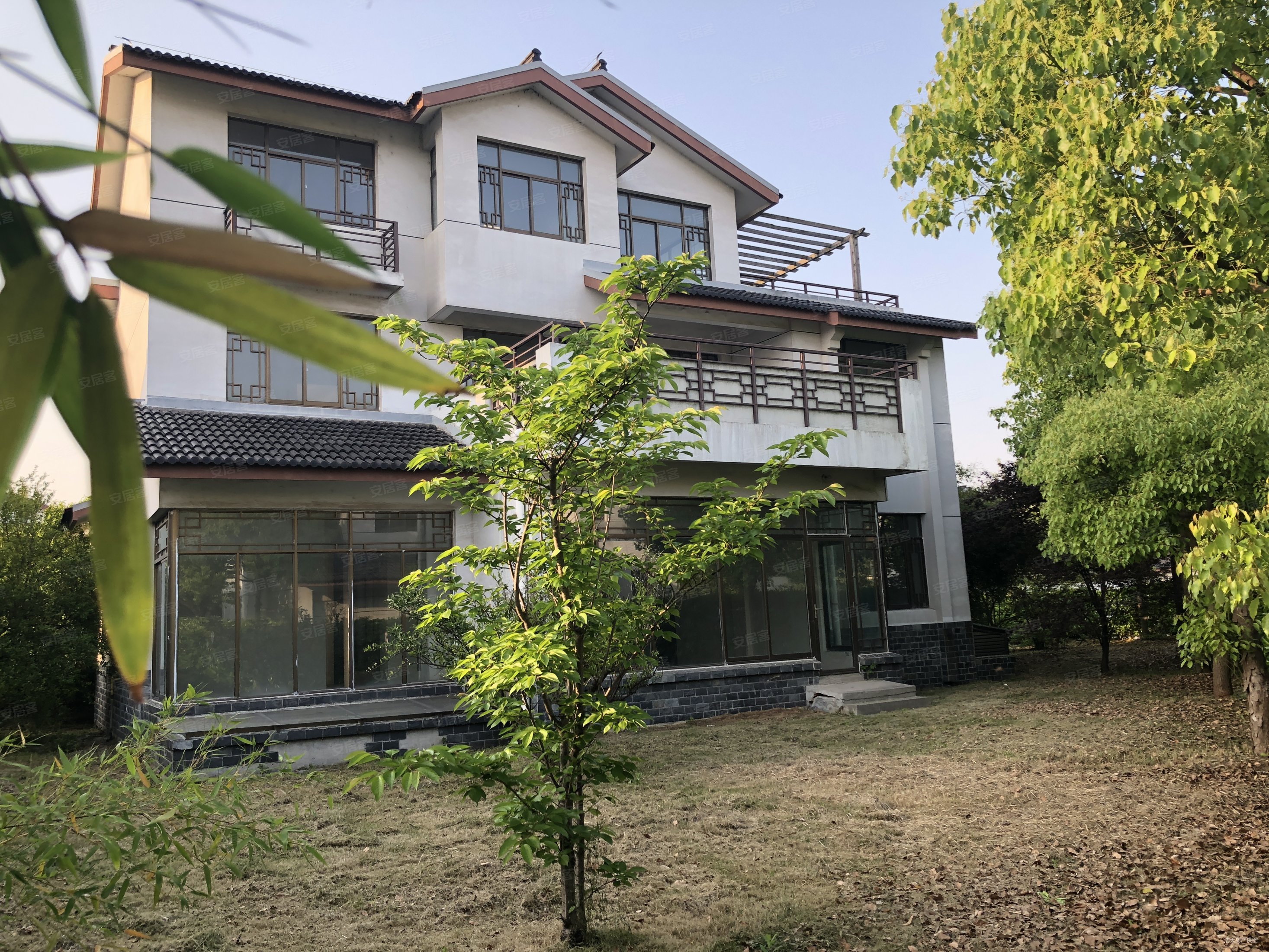 新出东山景园占地700平米纯毛坯