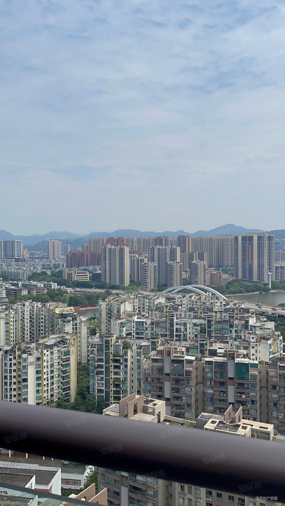 骏珑汇景湾城中央实用三房精装一万三现楼来电看房