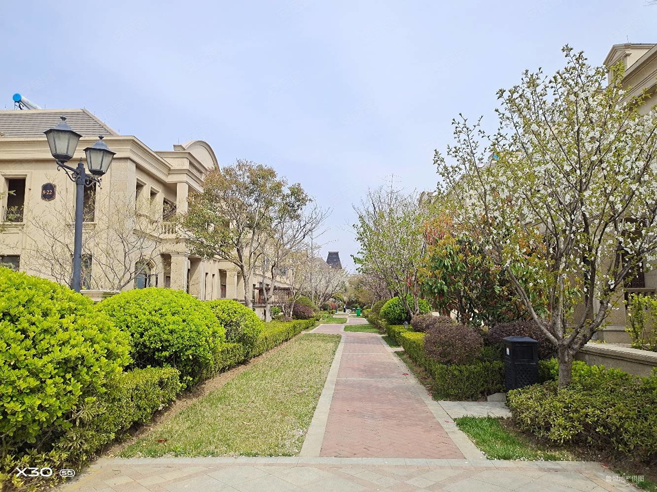 白鹭金岸联排别墅证过二带车位280万抢