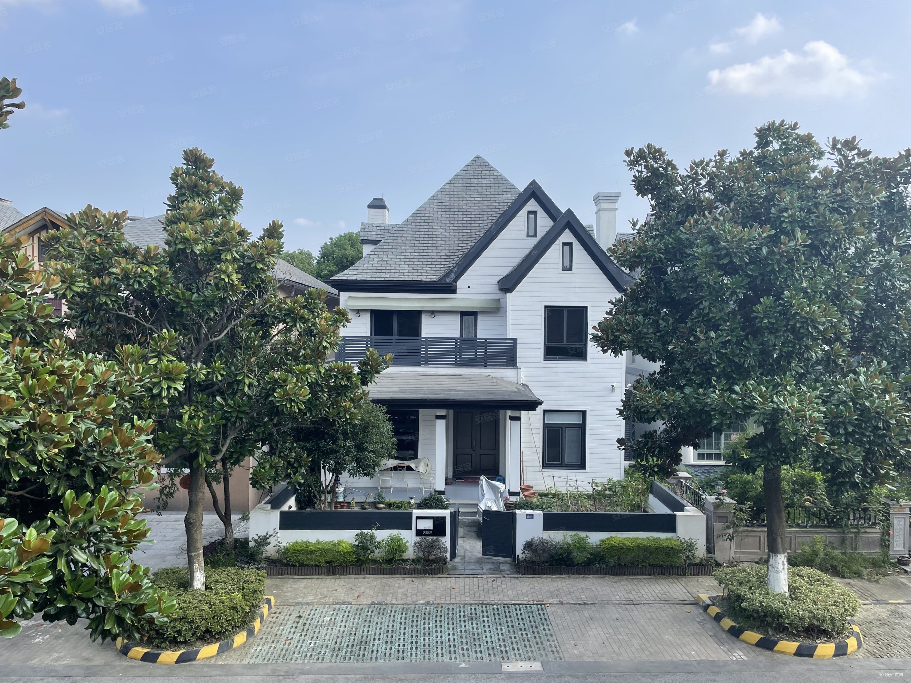 (南花园,业主精心保养,独栋别墅,阁楼已经做好),拎包可入住,天使湾