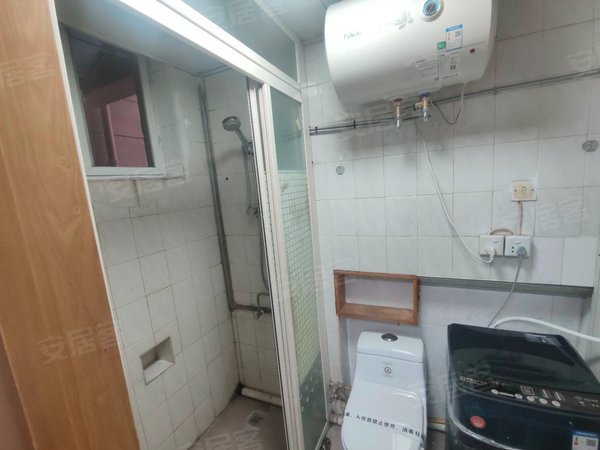 南京鼓楼许府巷工人新村(鼓楼区)工人新村低楼层两室整租,民用水电