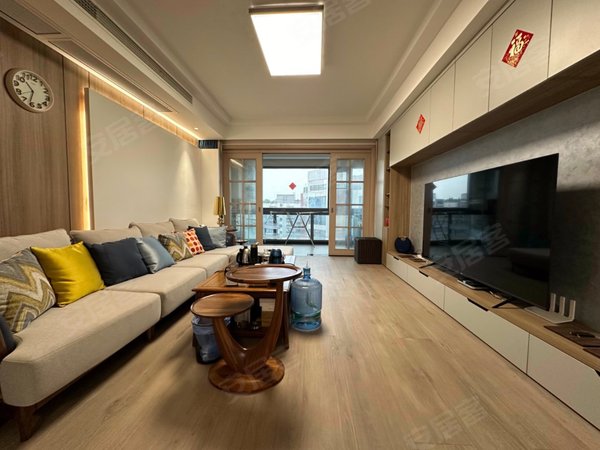 琶洲租房,水蓝郡花园 南北对流 装修保养好 带100方私家天台花园,海珠