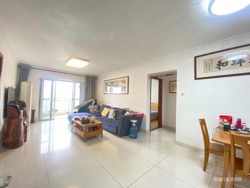 坚真花园3室1厅1卫106.74㎡北558万