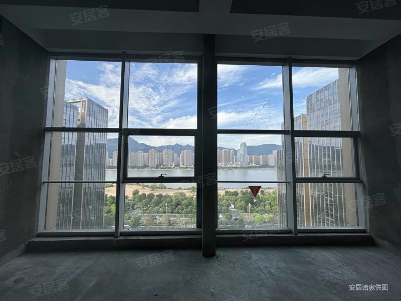 一线江景 榕城江上图 山姆会员店 地铁口 可办公可自住