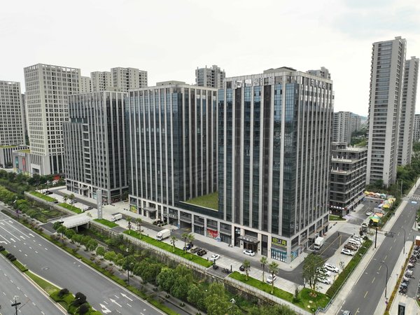 杭州临安青山湖青山智汇城青山湖科技城地铁旁,精装loft拎包入住层高