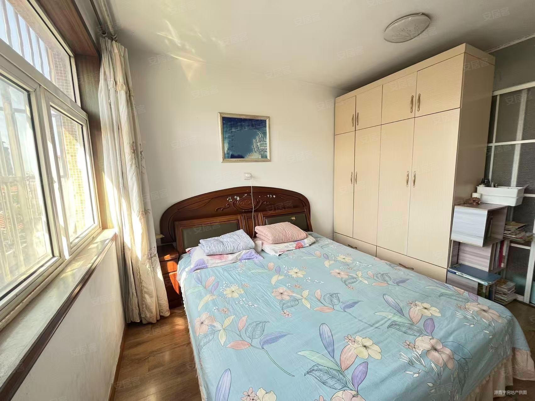 西山花苑2室1厅1卫61㎡南北56万