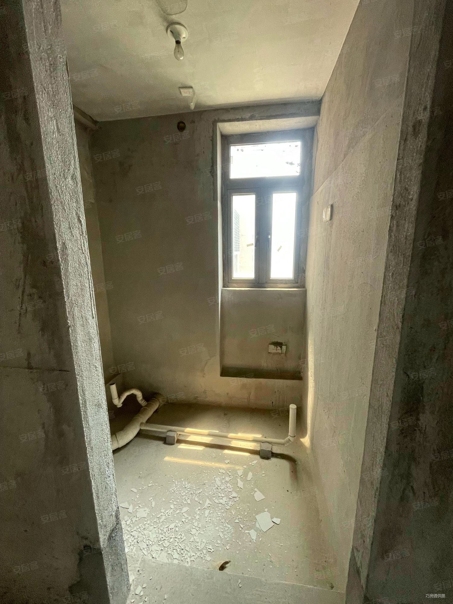 东海湾御花园3室2厅2卫114.27㎡南197万