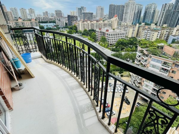 广州海珠广州塔新鸿花园诚实房源,广州塔旁顶层复式三房随时入住出租