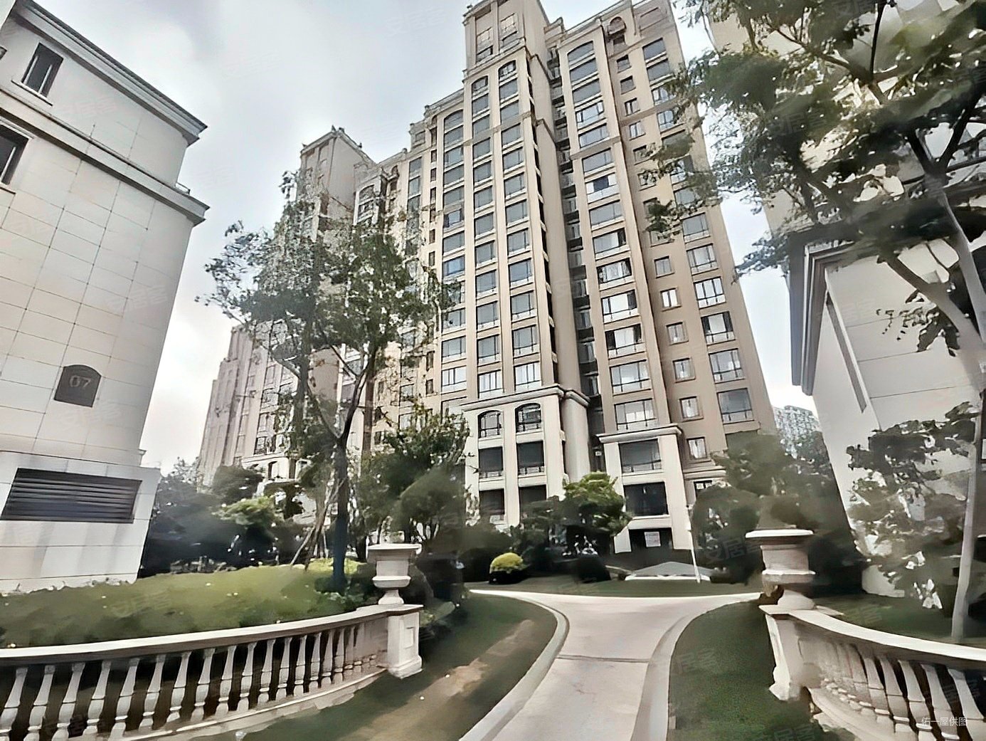 江北新区隧道口观山悦精装大三房双卫急售275万可谈