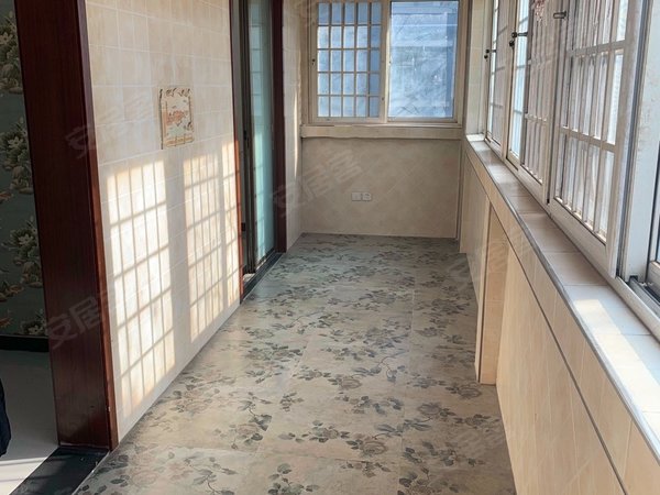 西安未央三桥和平丽苑和平丽苑一楼两室出租,对面高新一中,隔壁吾悦