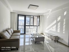 蓬莱紫荆山钟楼西路开元山海小镇，电梯四室两卫2200元出租房源真实图片