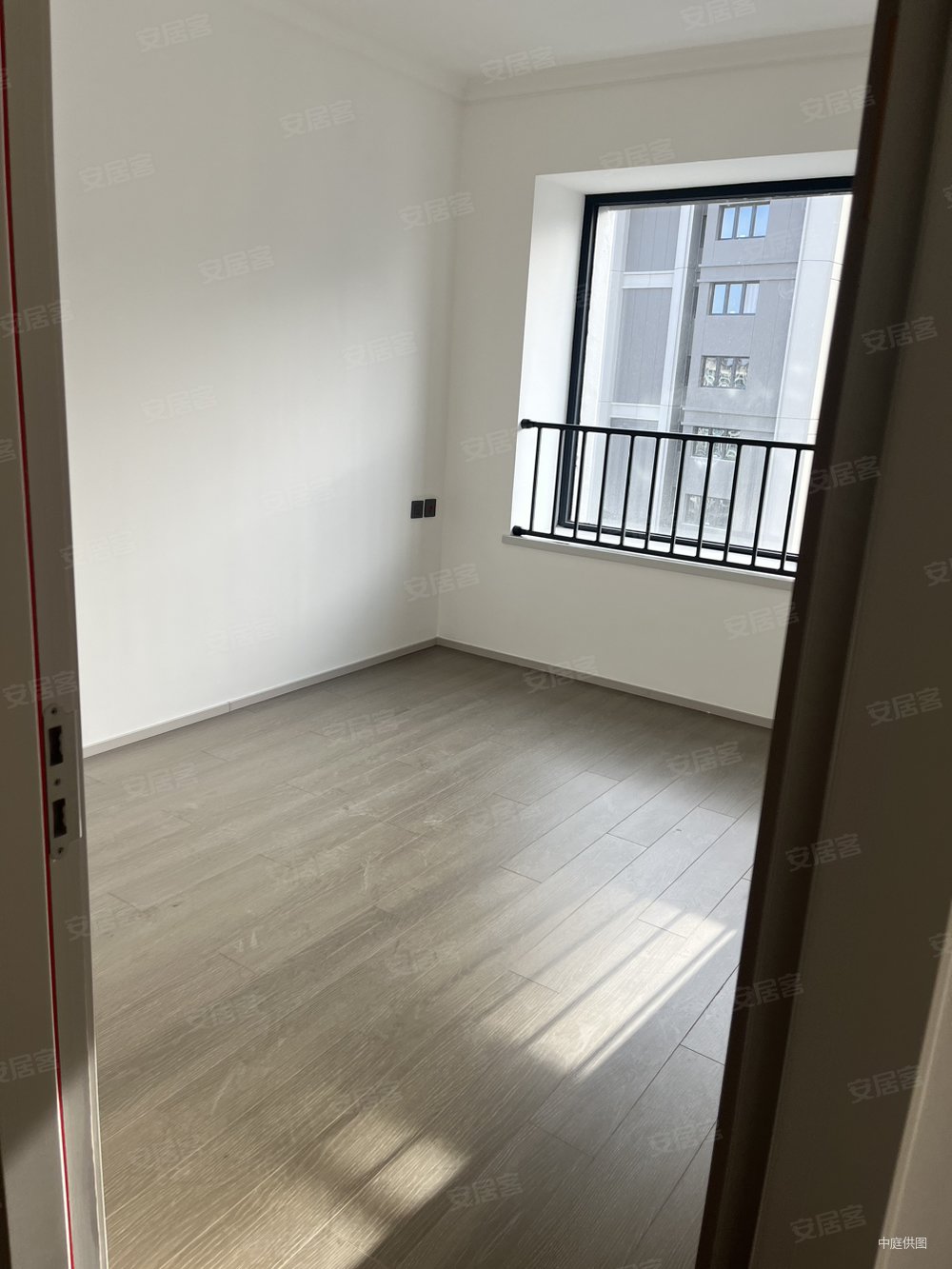 万科城星光3室2厅2卫128㎡南北120万