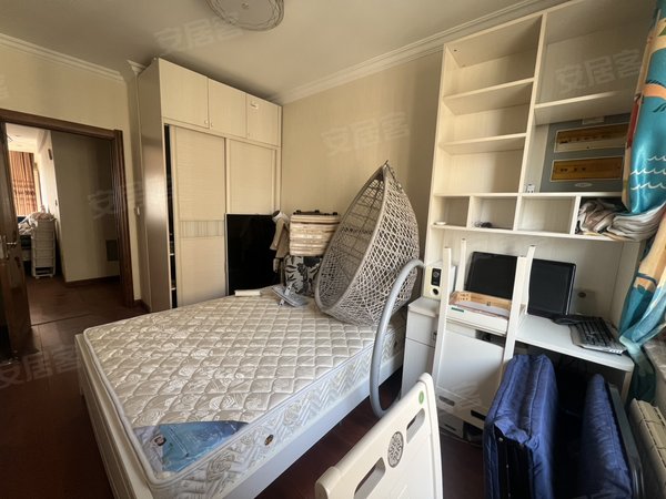 包头青山文化路万郡大都城万郡 精装修三室  家具家电齐全 钥匙在手 随时可看出租房源真实图片