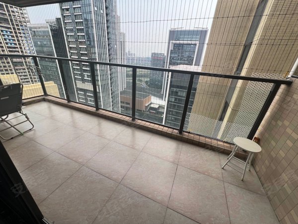 深圳南山大冲大冲城市花园大冲城市花园5房出租带保姆间 全齐出租