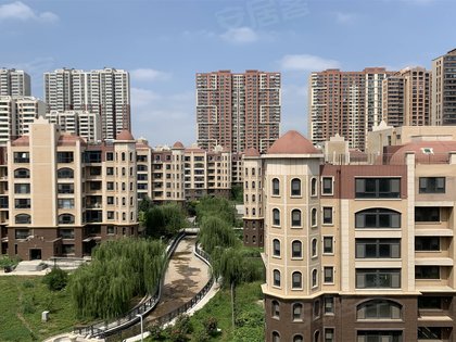 万国园白金汉府