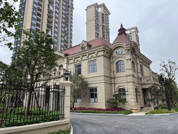 珠海高新区金鼎恒大云锦花园半年起租 精装2房2000 中间楼层 看房有