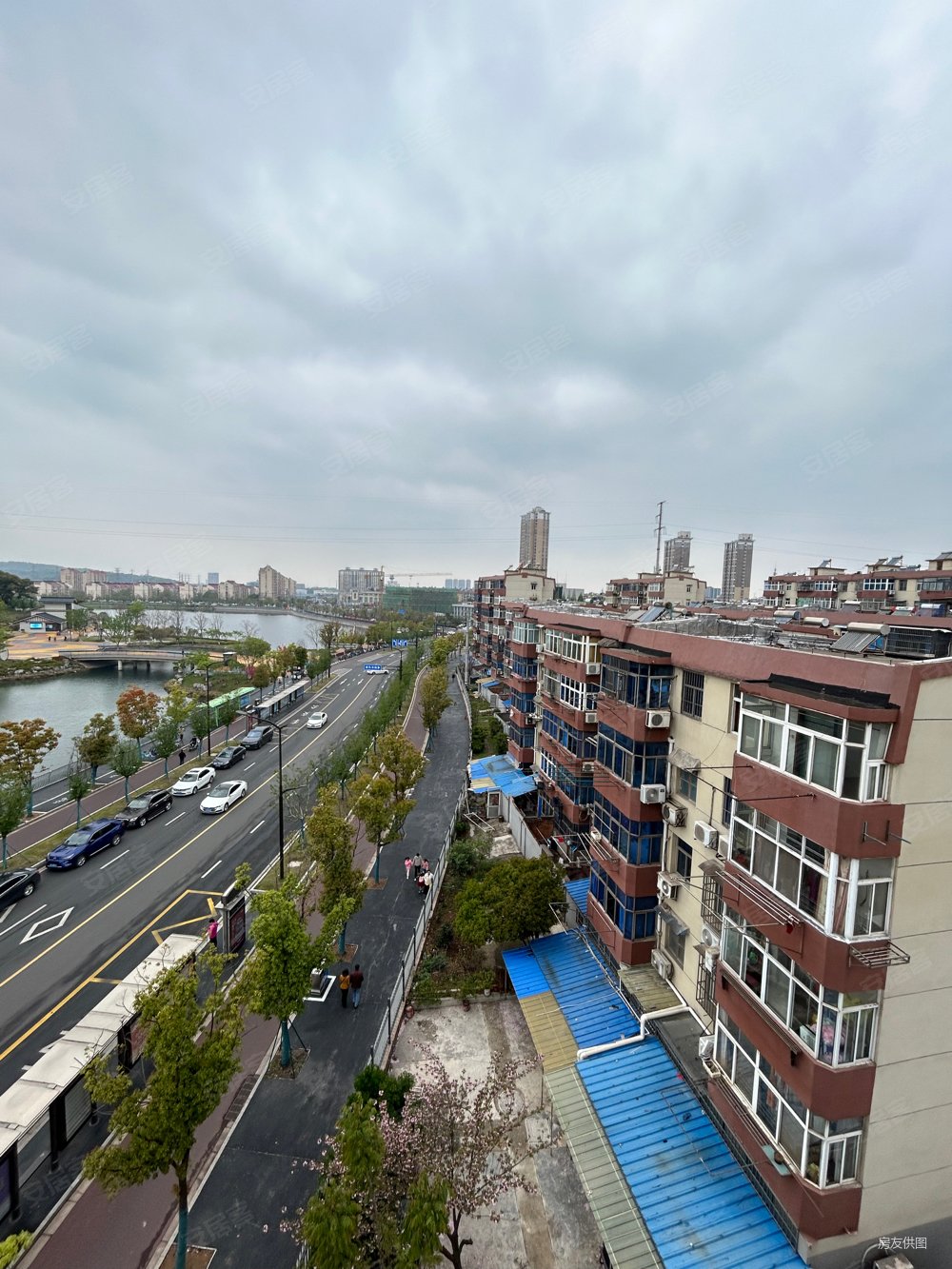 桃湖公园对面湖滨村两室一厅出售