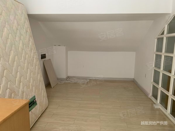 逸泉山庄3室2厅2卫109.33㎡南北145万