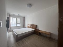 丹东振兴第二医院万达华府电梯一室1500包取暖物业 屋内设施齐全有空调有钥匙出租房源真实图片