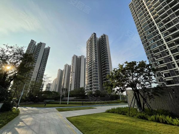 广州番禺石楼智联汽车小镇智睿花园 3室2厅 手次放租 实地拍摄 风景好