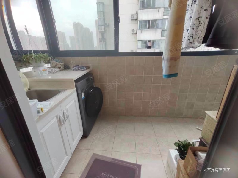 南北通透医疗配套成熟中间楼层带电梯交通便利近地铁