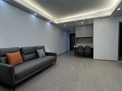 苍南苍南周边丹阳路商业街急租！龙舟基地附近，和美佳苑 两房一卫带阳台楼下菜市场！出租房源真实图片