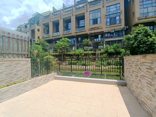 深圳龙岗平湖御峰园(别墅)御峰园水岸联排,家电全齐,全新户型,住家