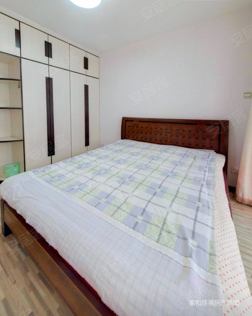 浮山后一小区合肥路佳世客套二厅满五年税