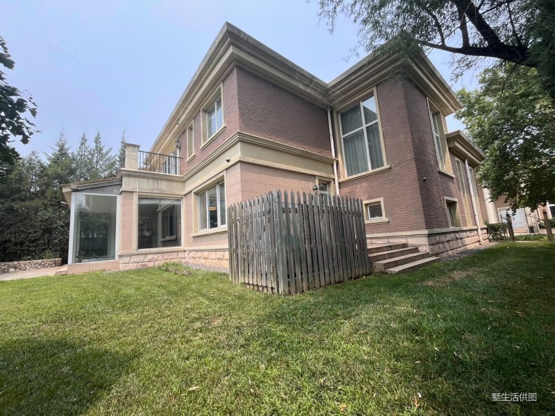 大湖b户型独栋,南向 ,采光好,占地面积大,随时看房,大湖山庄二手房