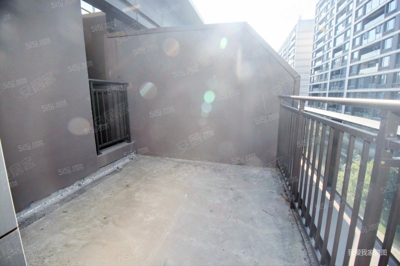 龙湖璟宸府跃层上叠送露台精致园林小区